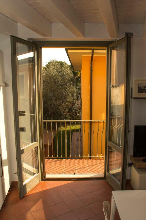 Goccia Di Lago Desenzano del Garda Eksteriør bilde